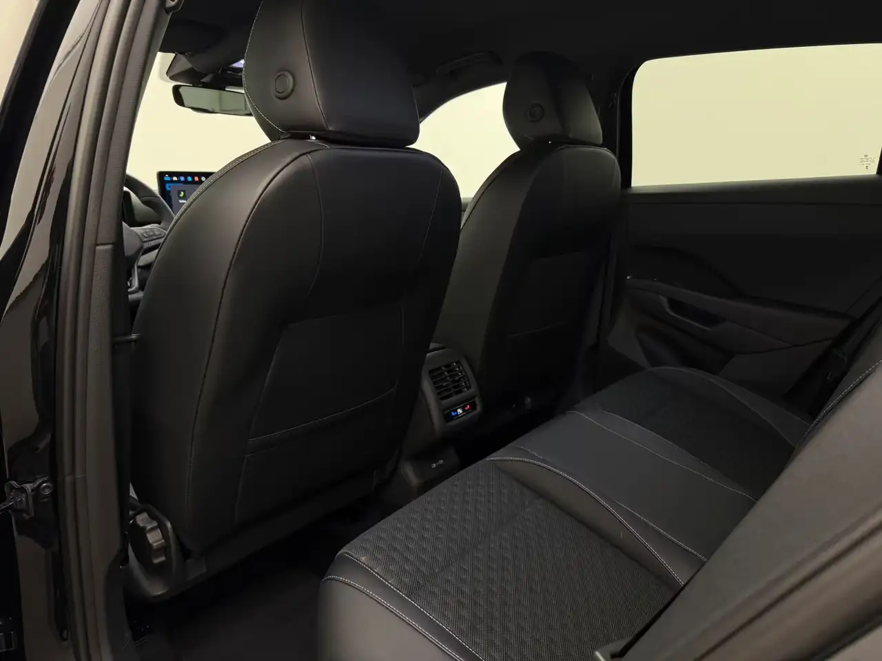 Volkswagen T-Roc 14