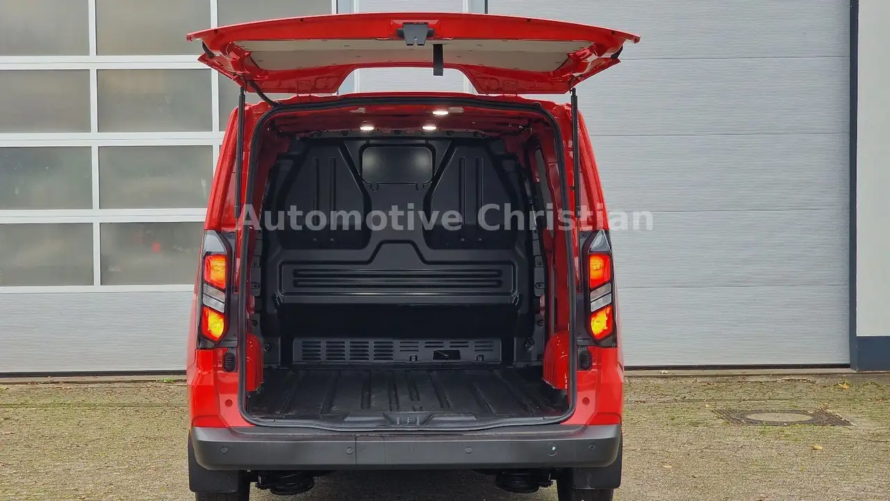 Ford Transit 8