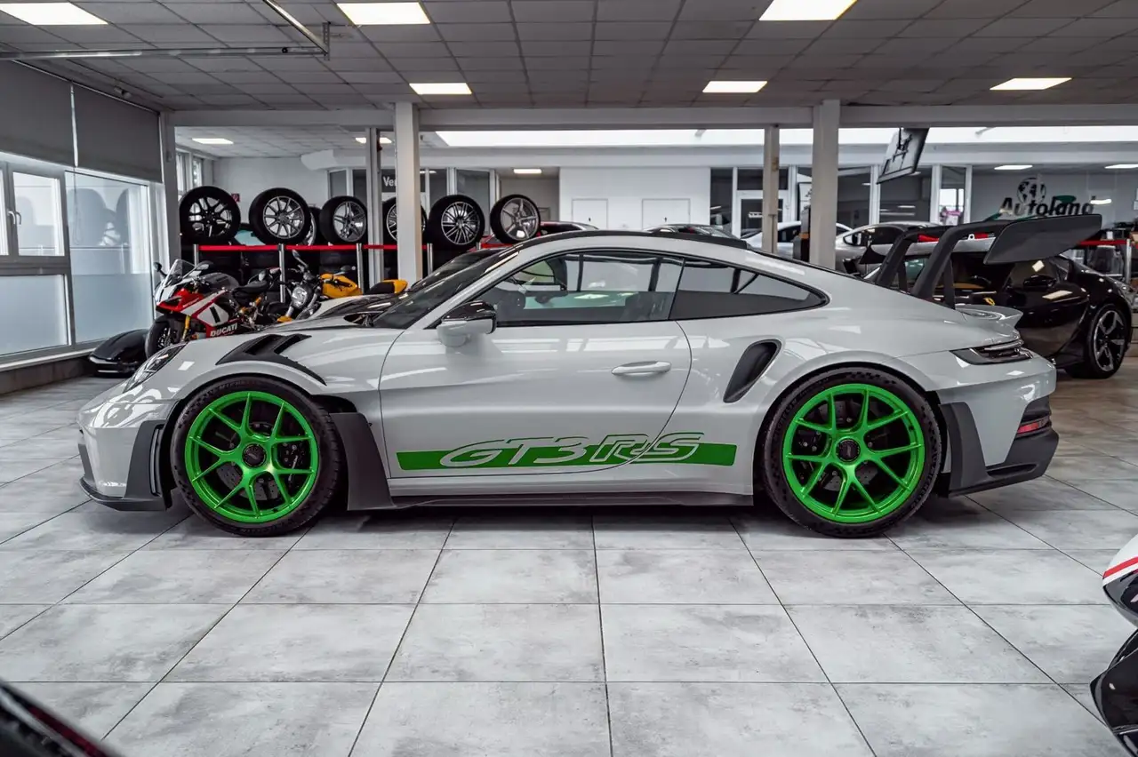 Porsche 992 911
