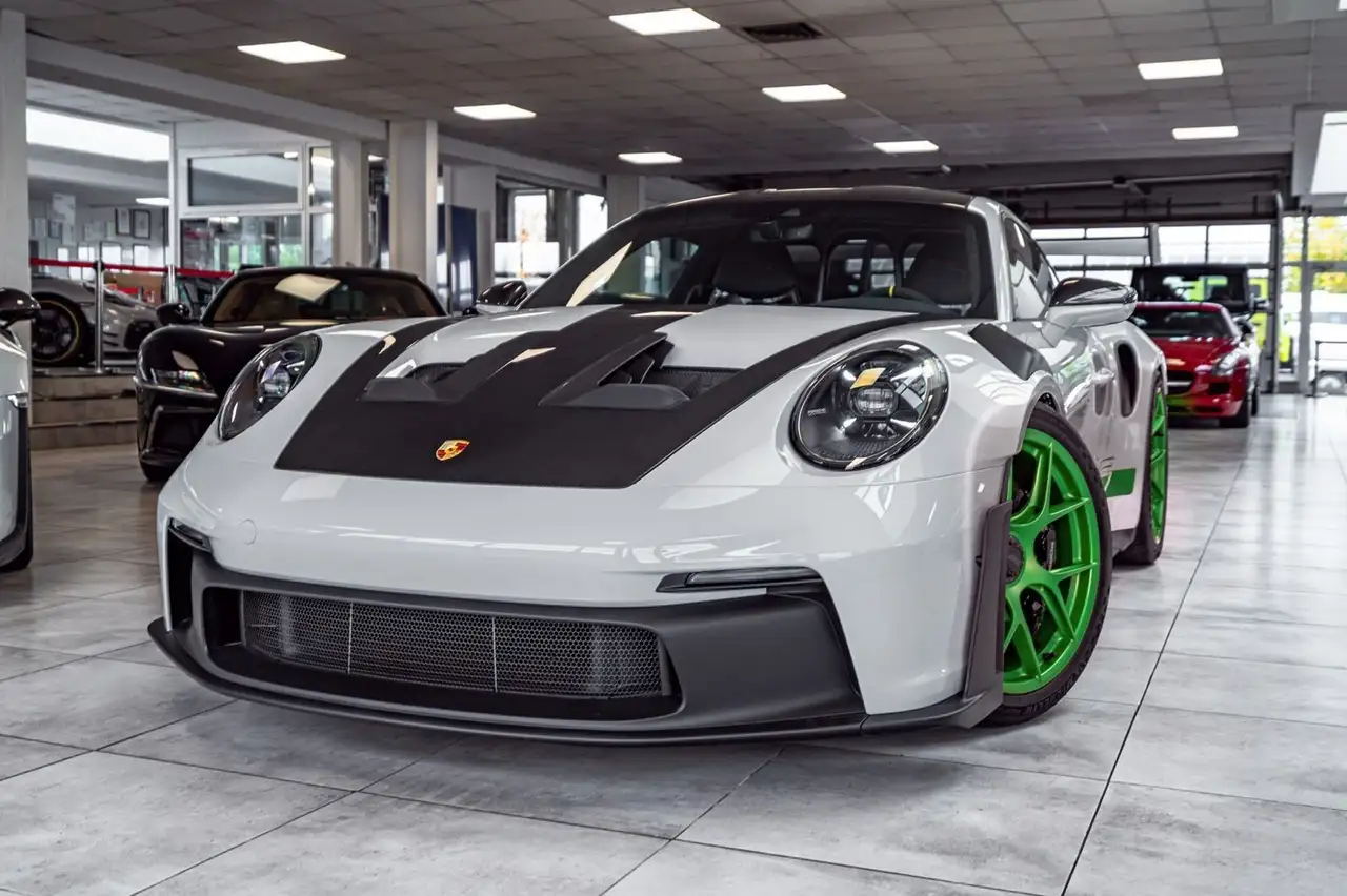 Porsche 992 911 2