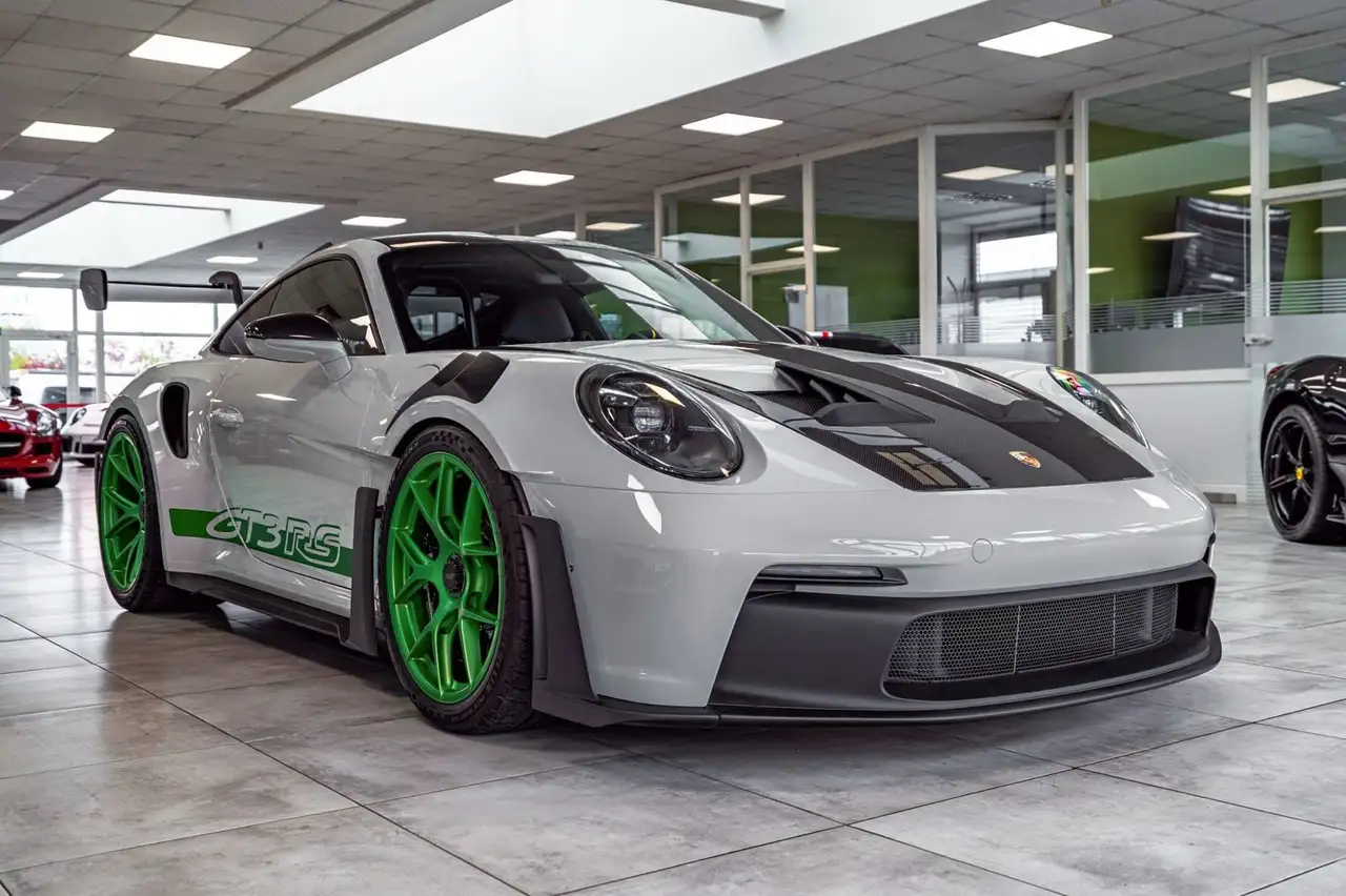 Porsche 992 911 4