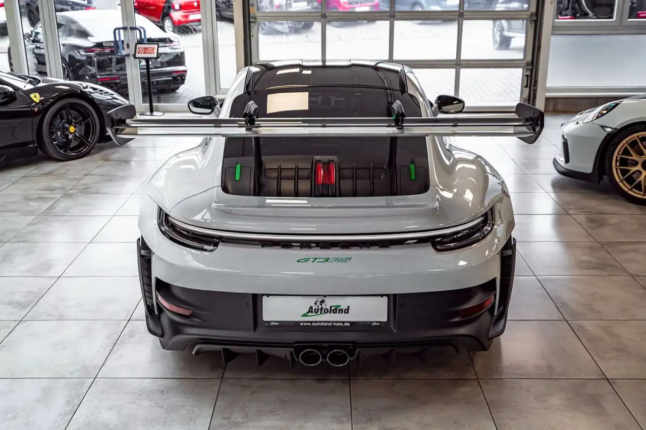 Porsche 992 911 6