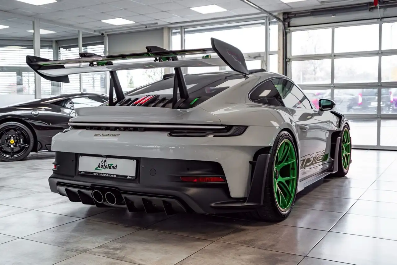 Porsche 992 911 7
