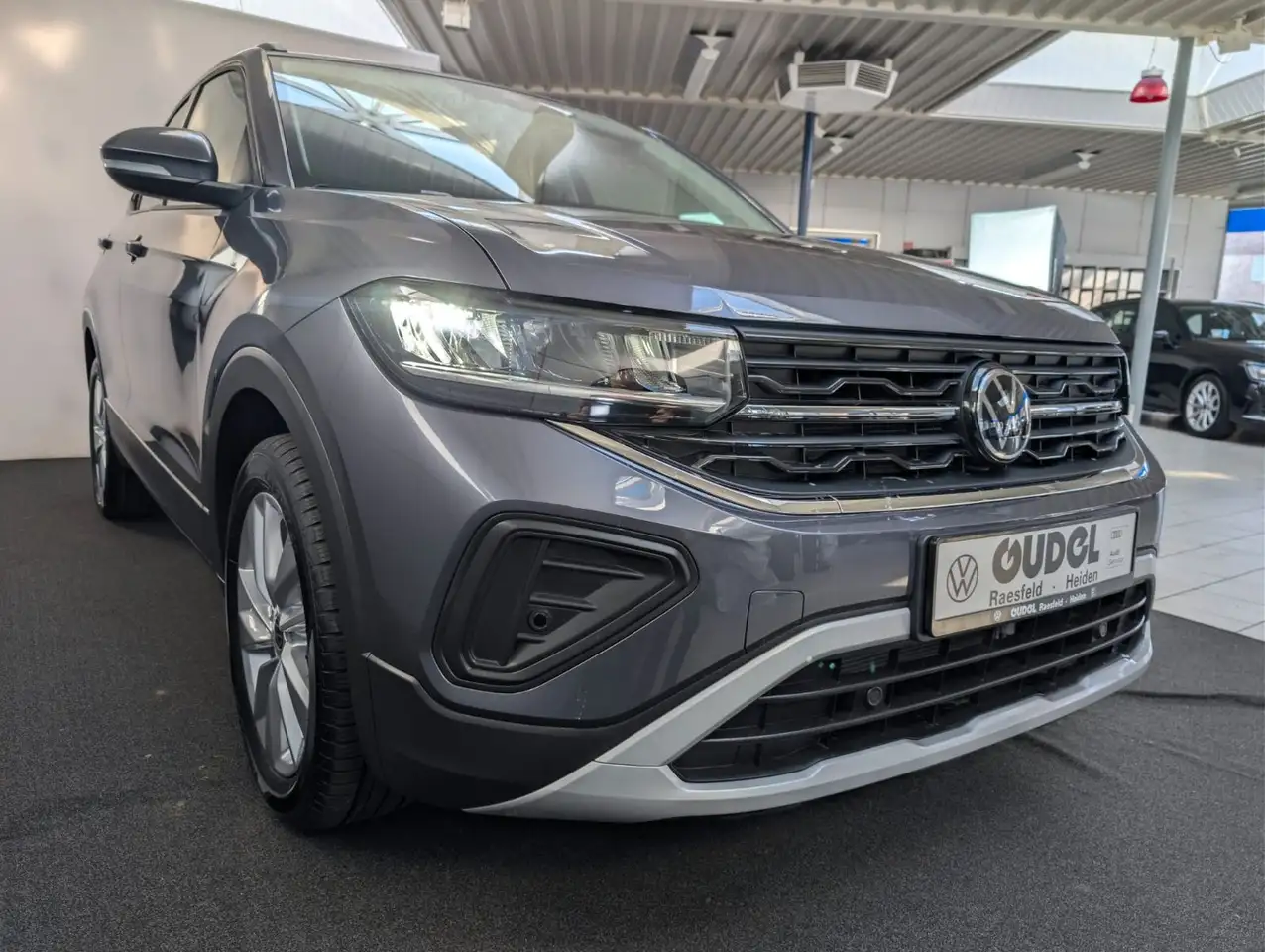 Volkswagen T-Cross 6