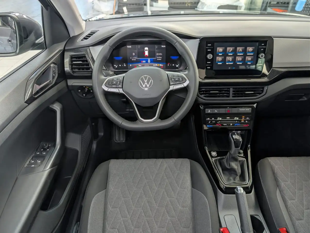 Volkswagen T-Cross 12
