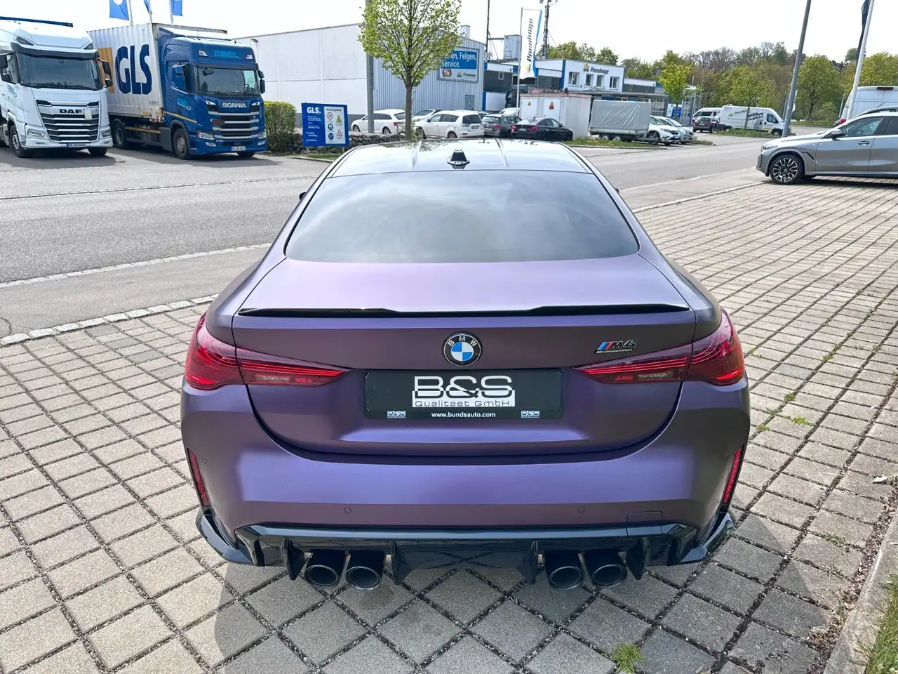 BMW M4 8