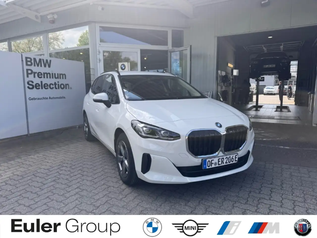 BMW 225