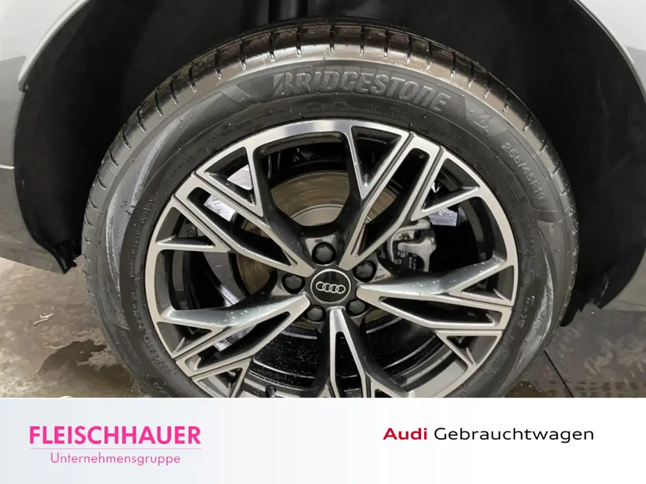 Audi Q3 7
