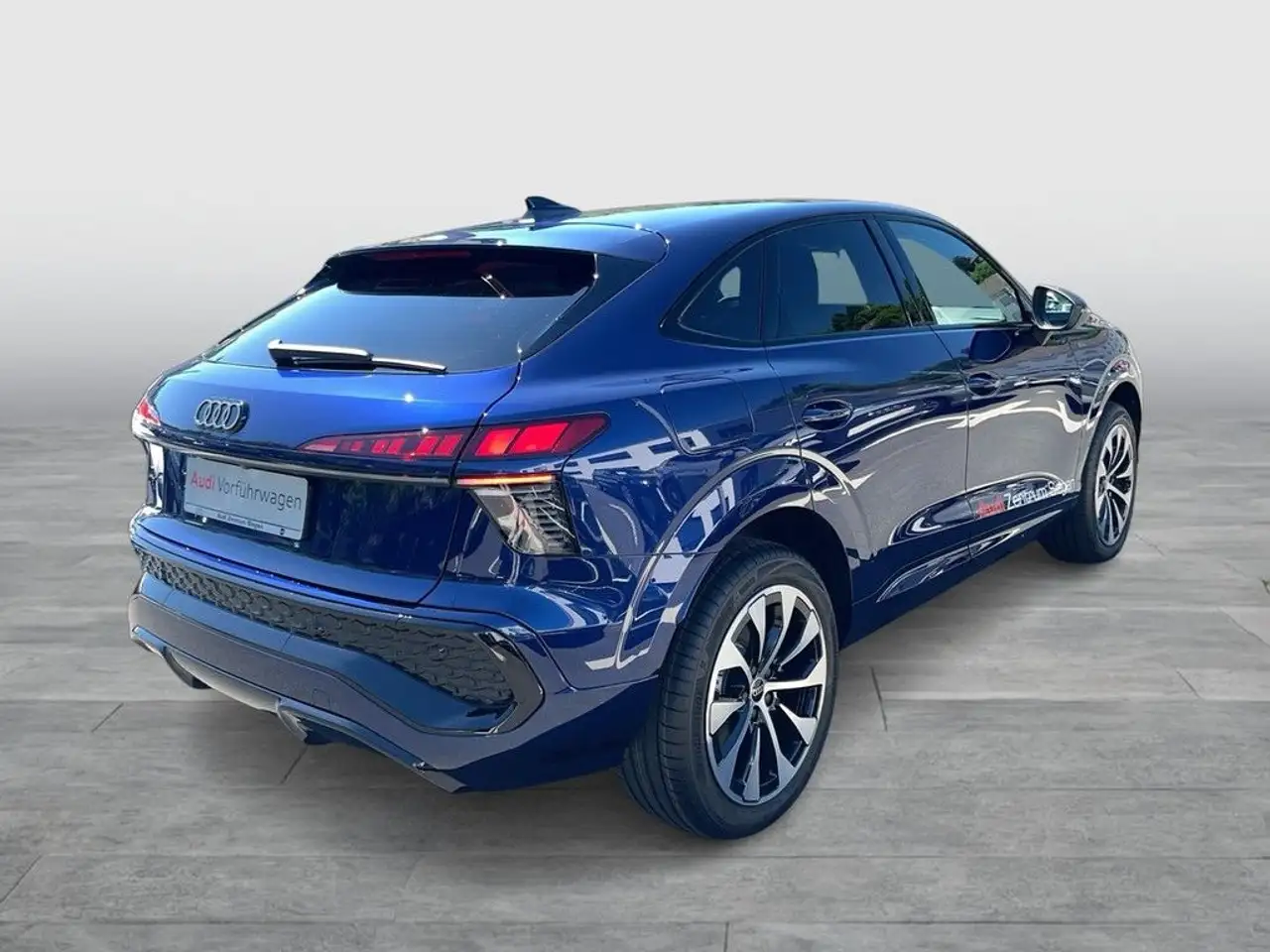 Audi Q3 6