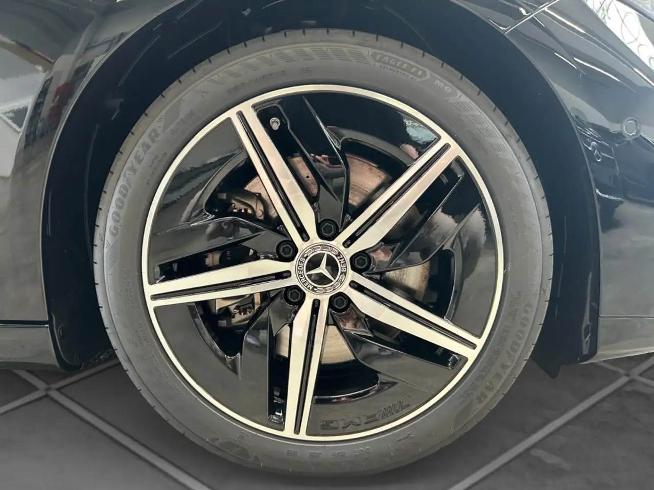 Mercedes-Benz CLA 250 5