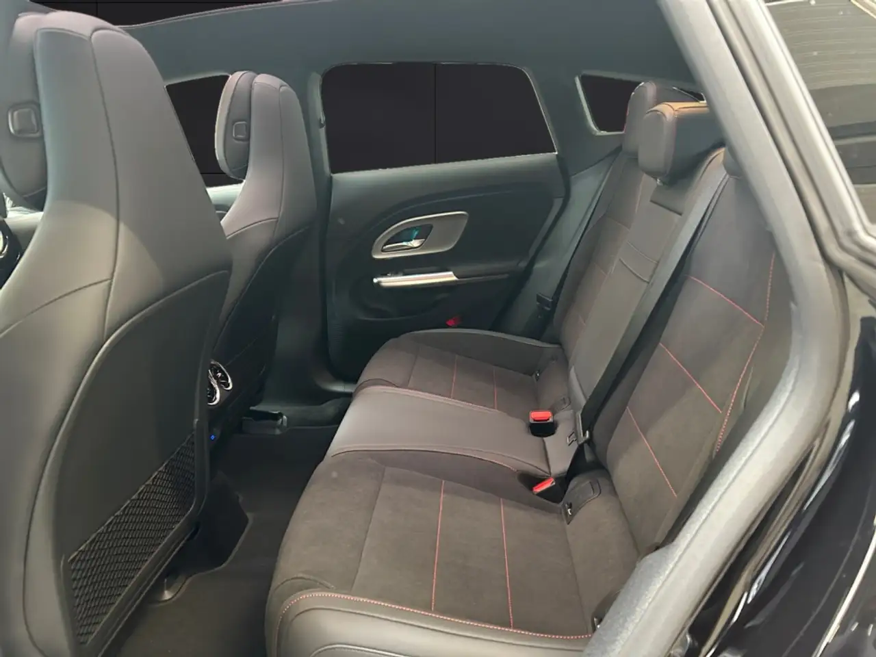 Mercedes-Benz CLA 250 13