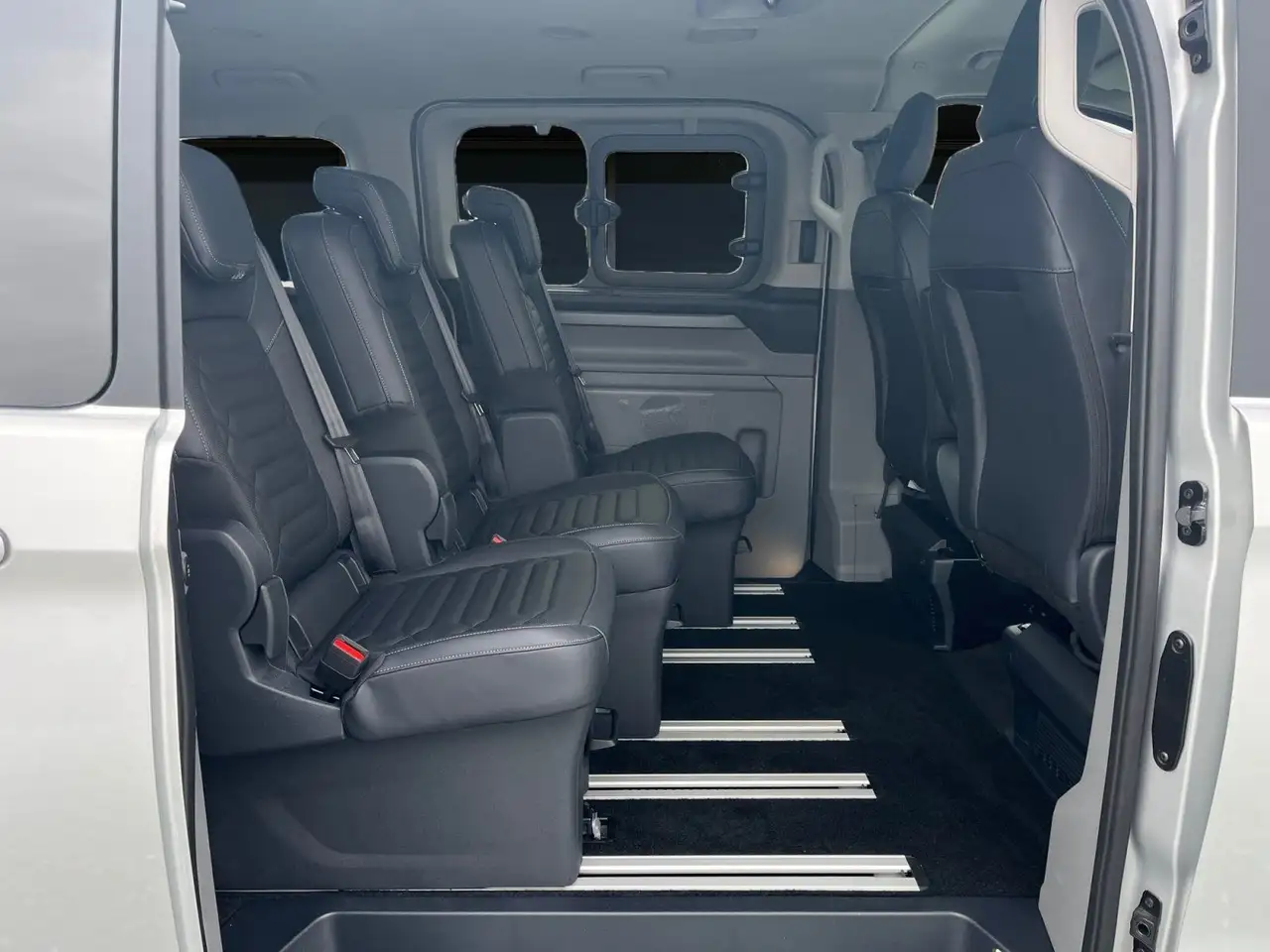 Ford Tourneo 8