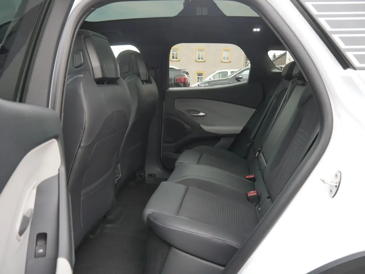 Ford Explorer 16