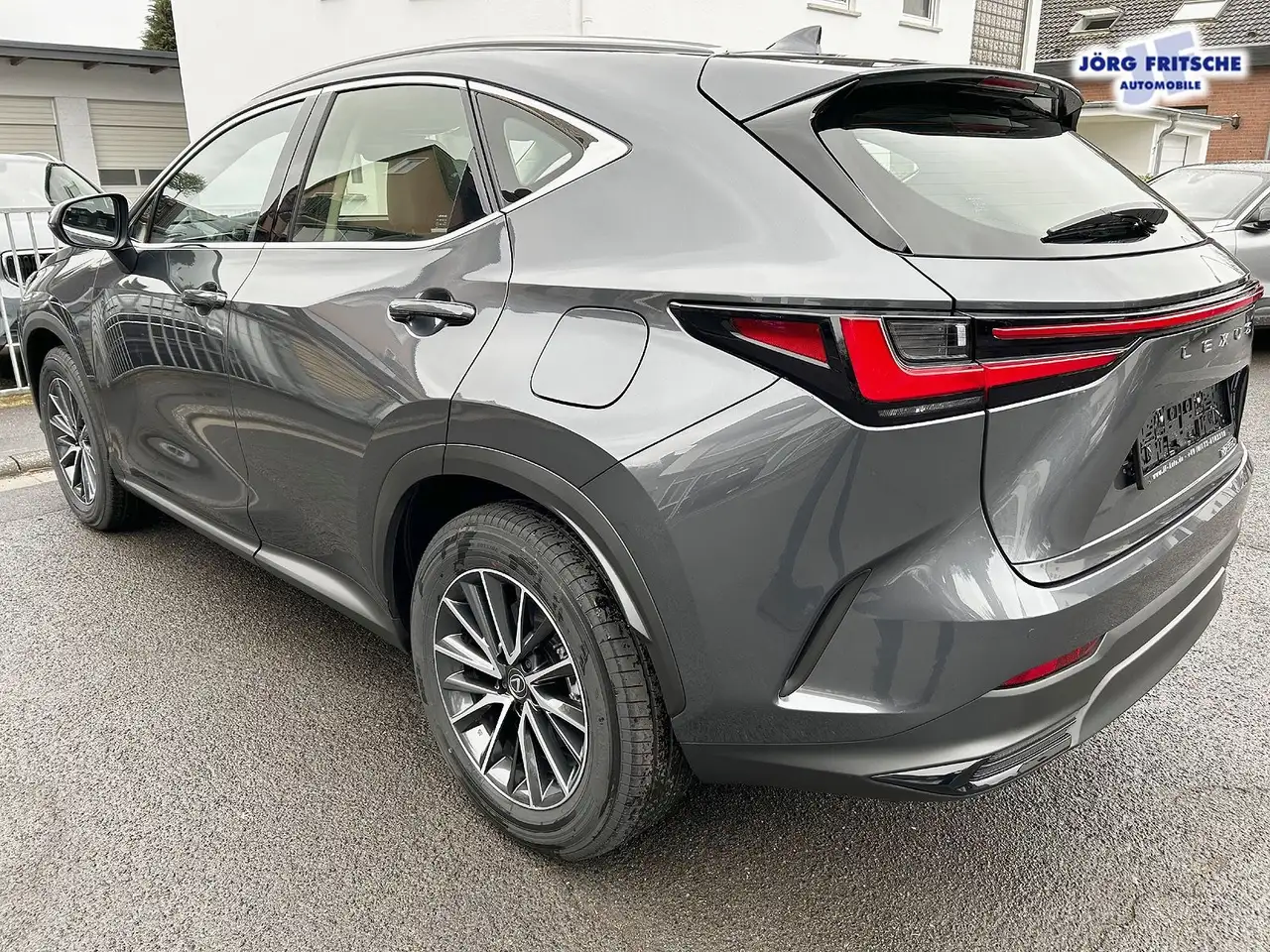 Lexus NX 8