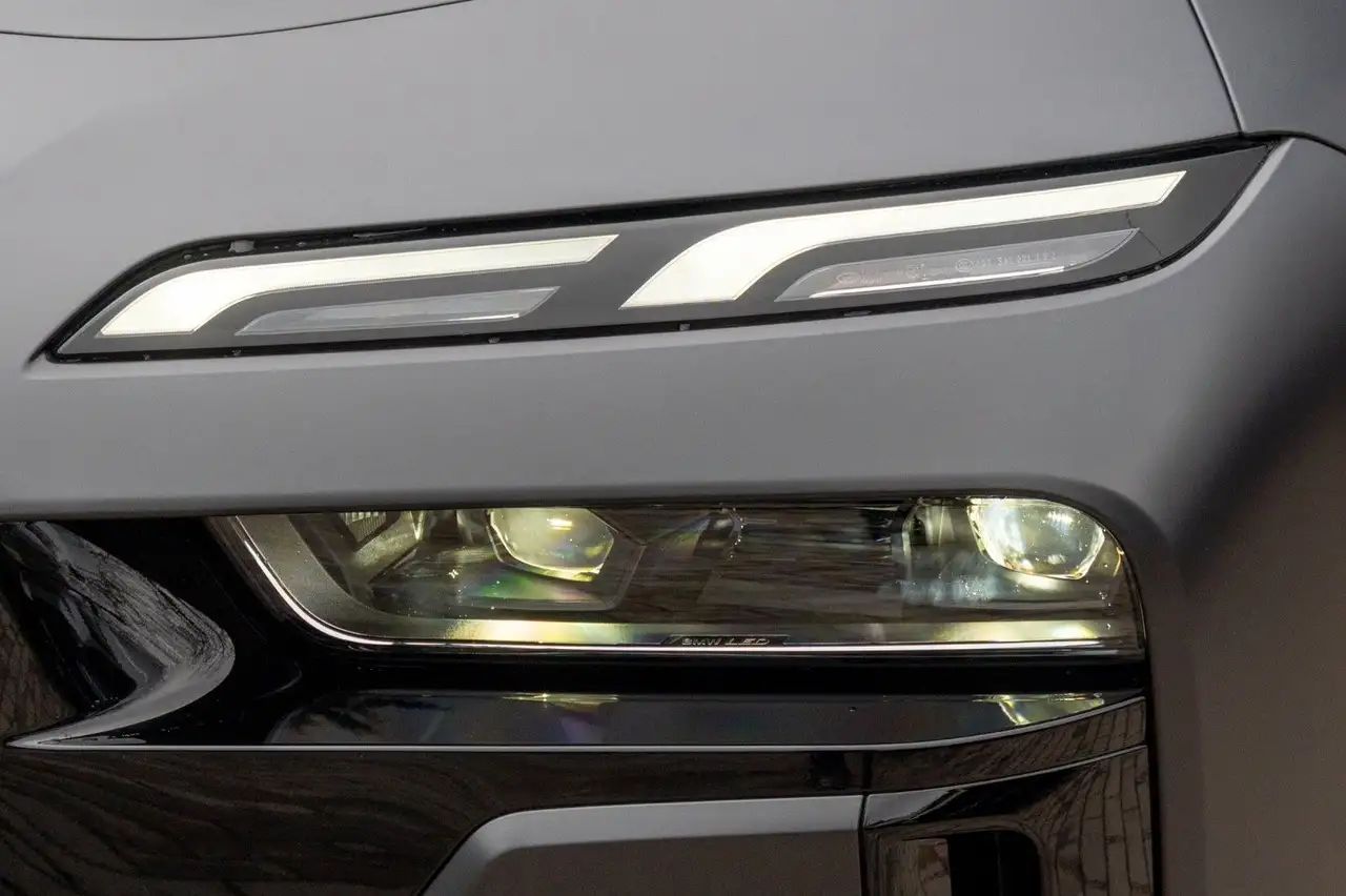 BMW 760 8