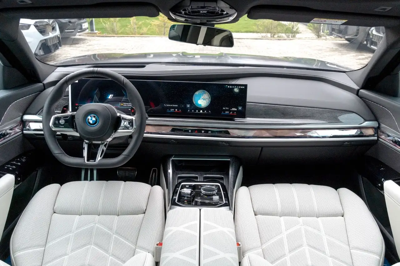 BMW 760 13