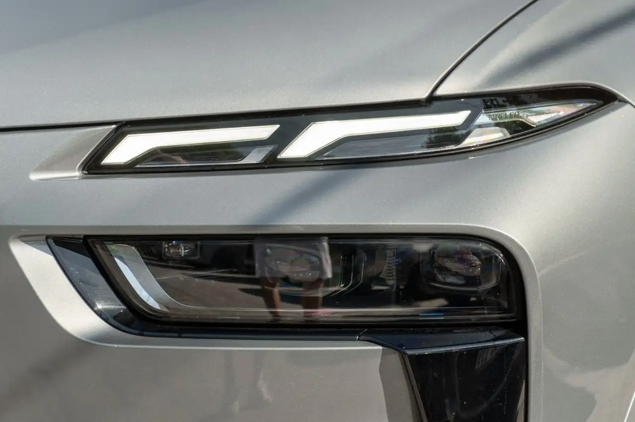 BMW Inny 8