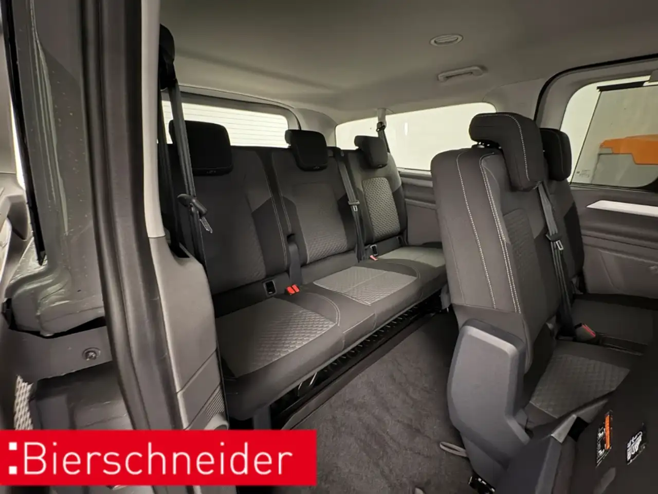 Volkswagen T7 Caravelle 10