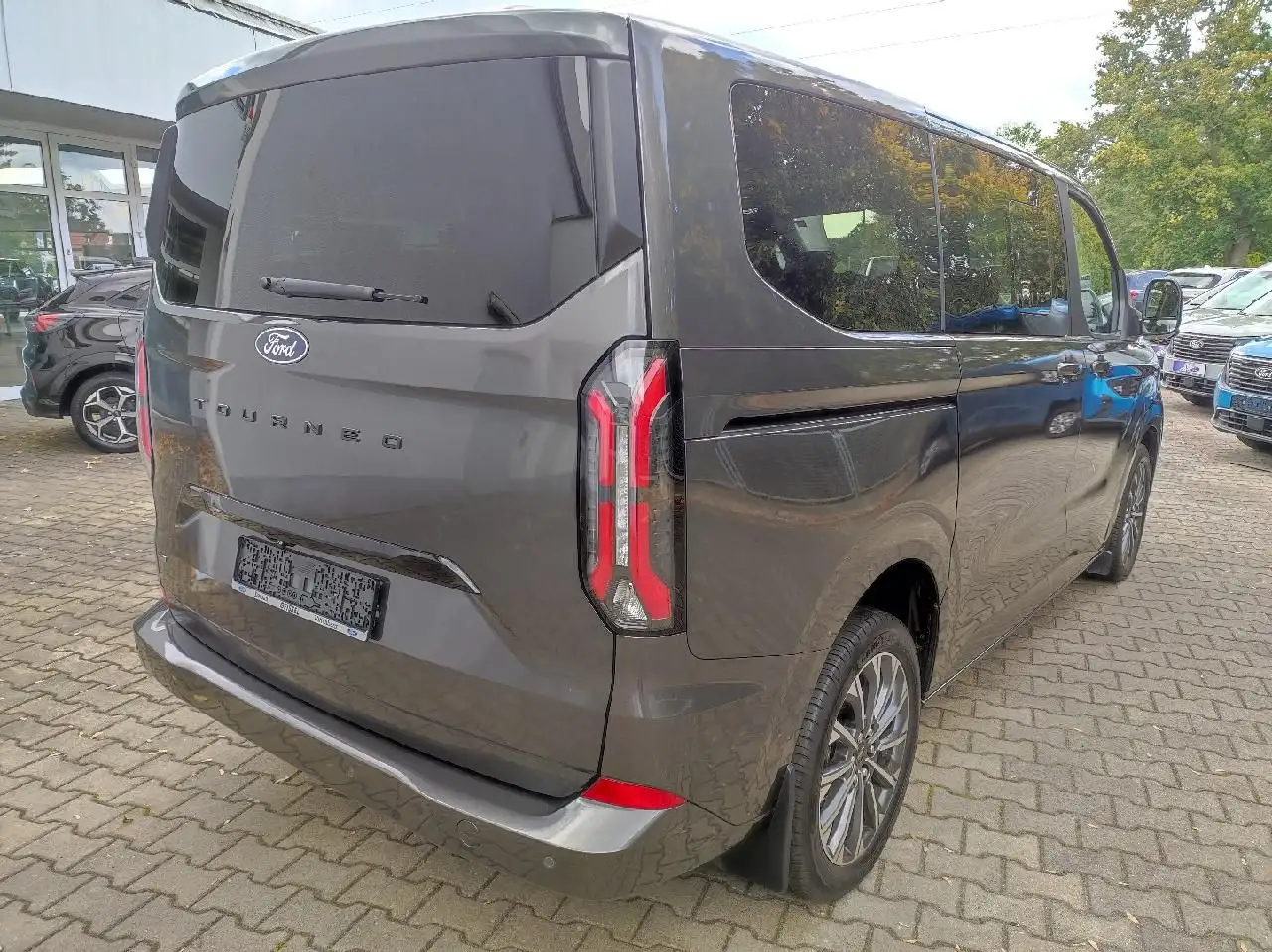 Ford Tourneo 4