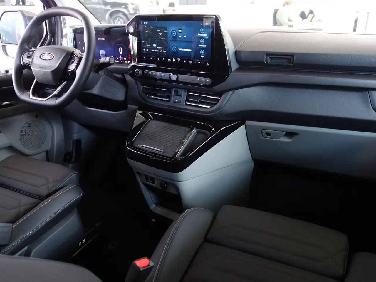 Ford Tourneo 8