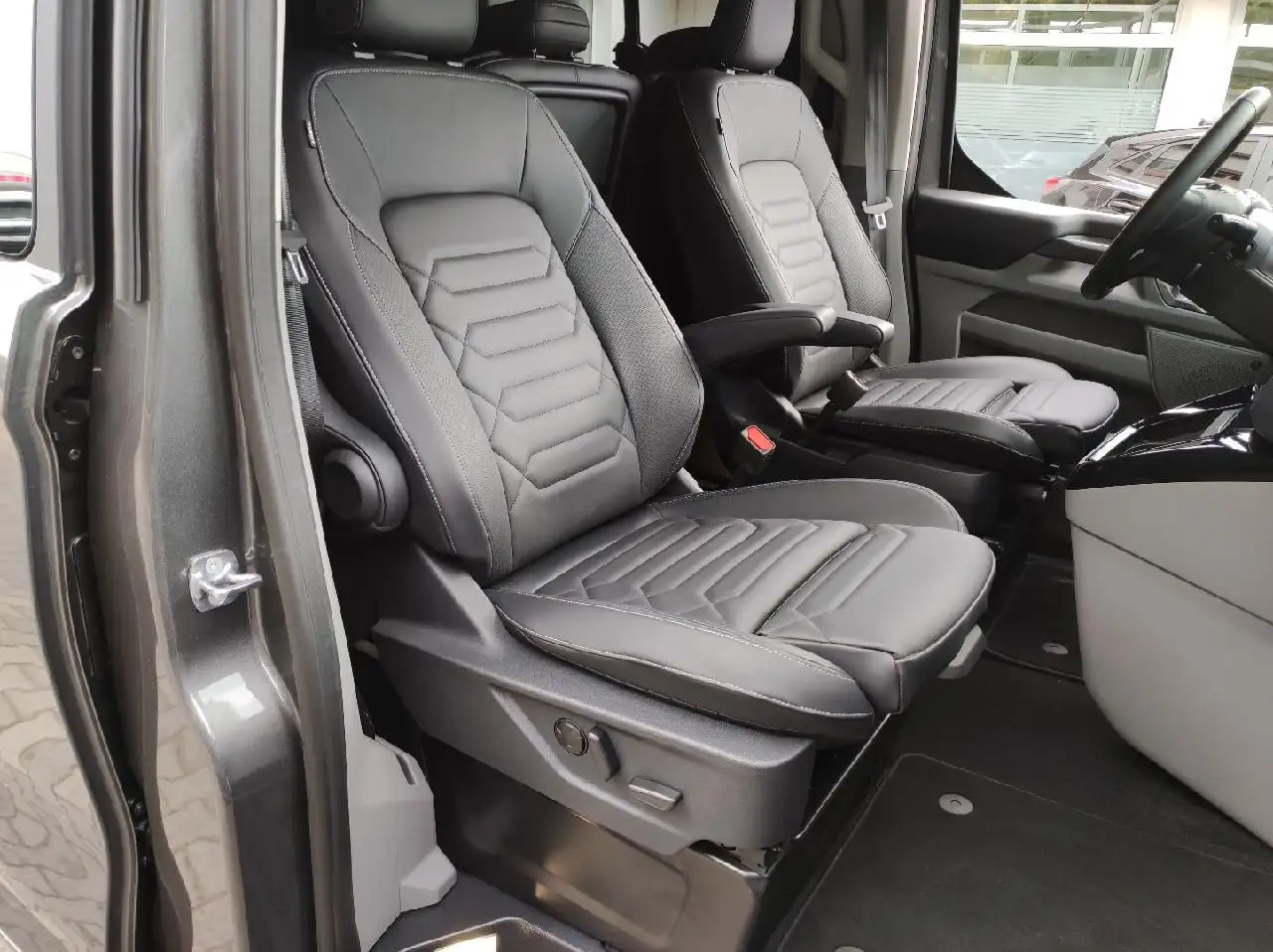 Ford Tourneo 9