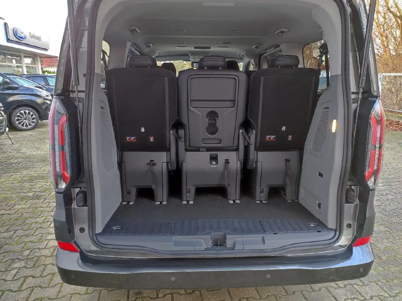 Ford Tourneo 13