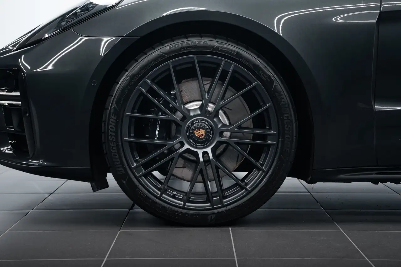 Porsche Panamera 5