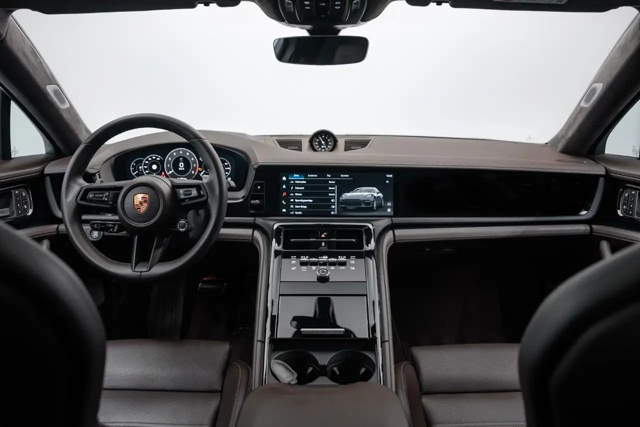 Porsche Panamera 6
