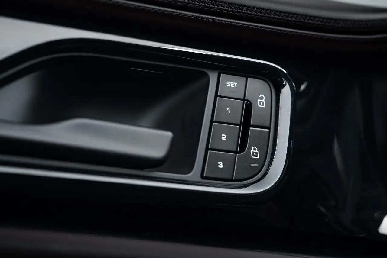 Porsche Panamera 9