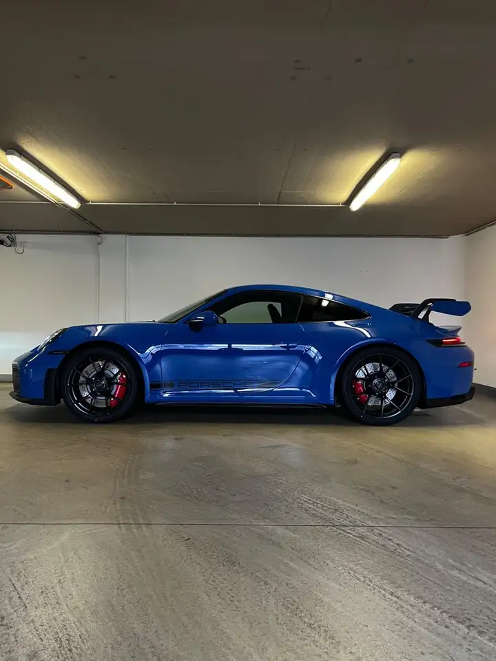 Porsche 992 911 2