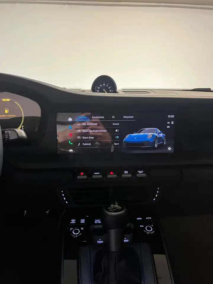 Porsche 992 911 8