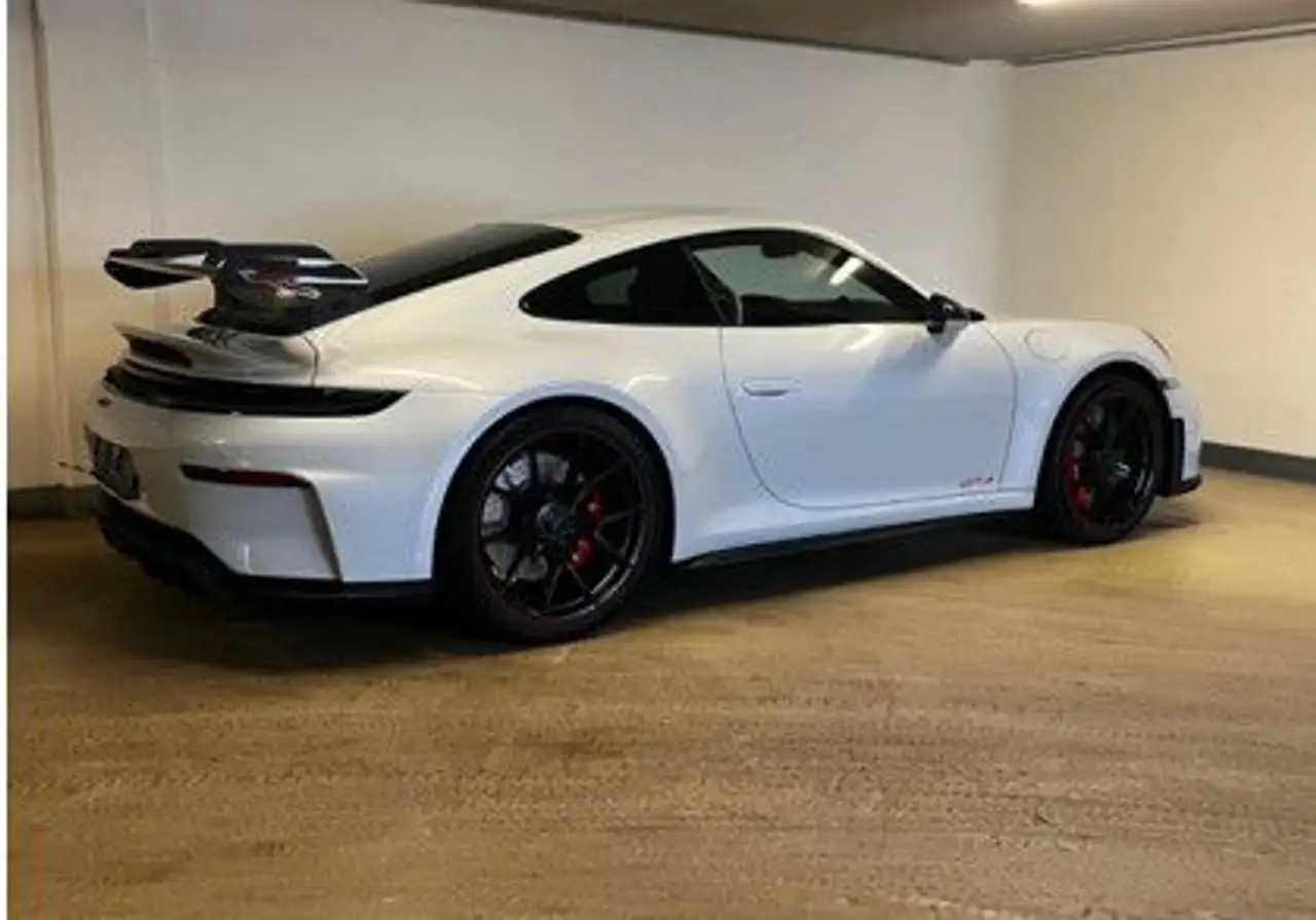 Porsche 992 911 4