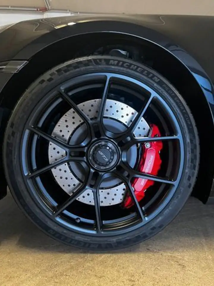 Porsche 992 911 7