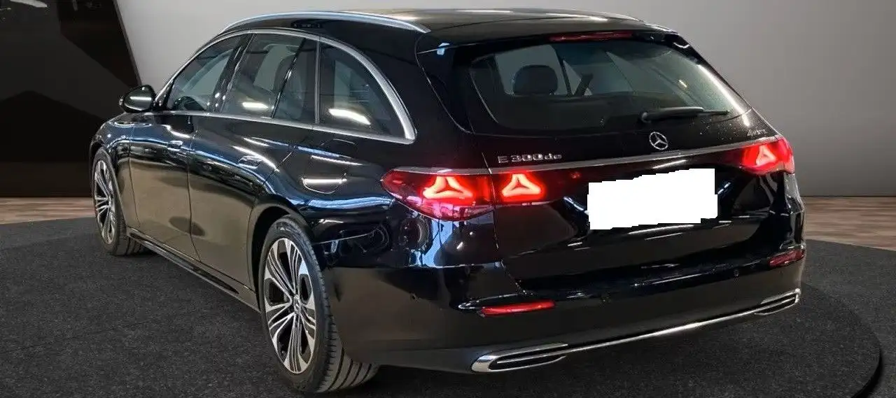 Mercedes-Benz E 300 4