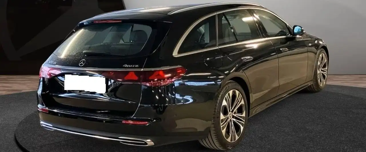 Mercedes-Benz E 300 5
