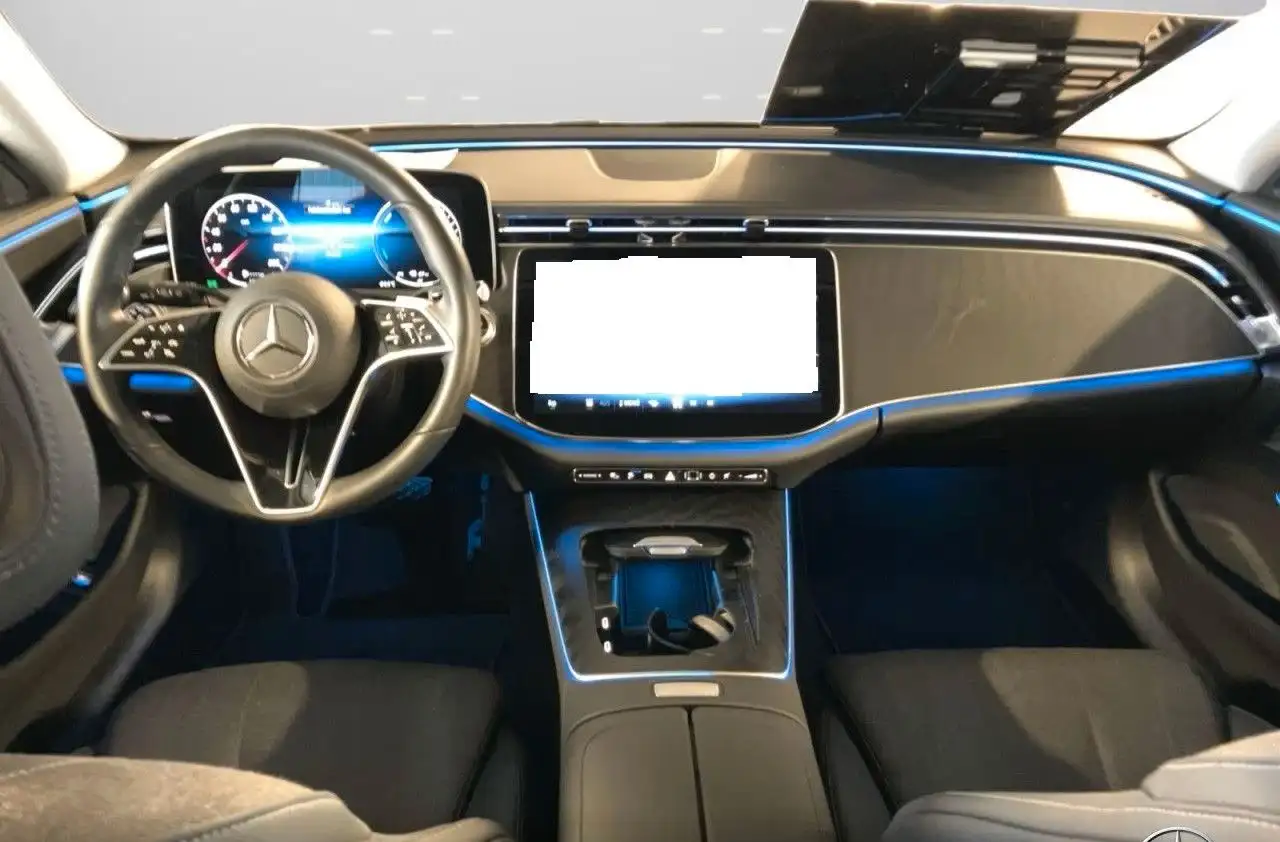 Mercedes-Benz E 300 7