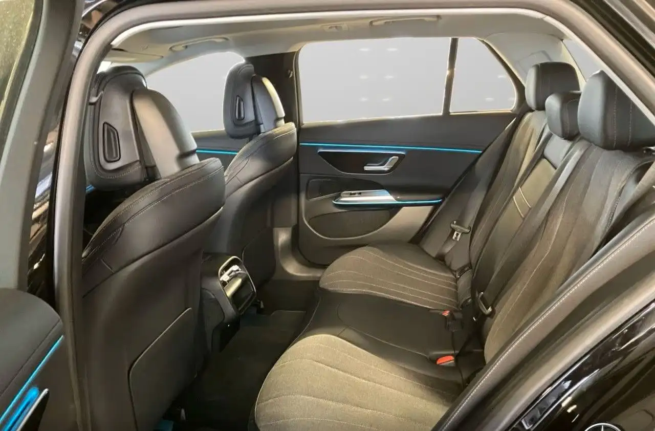 Mercedes-Benz E 300 8