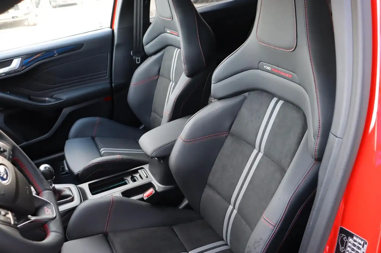Ford Focus 7
