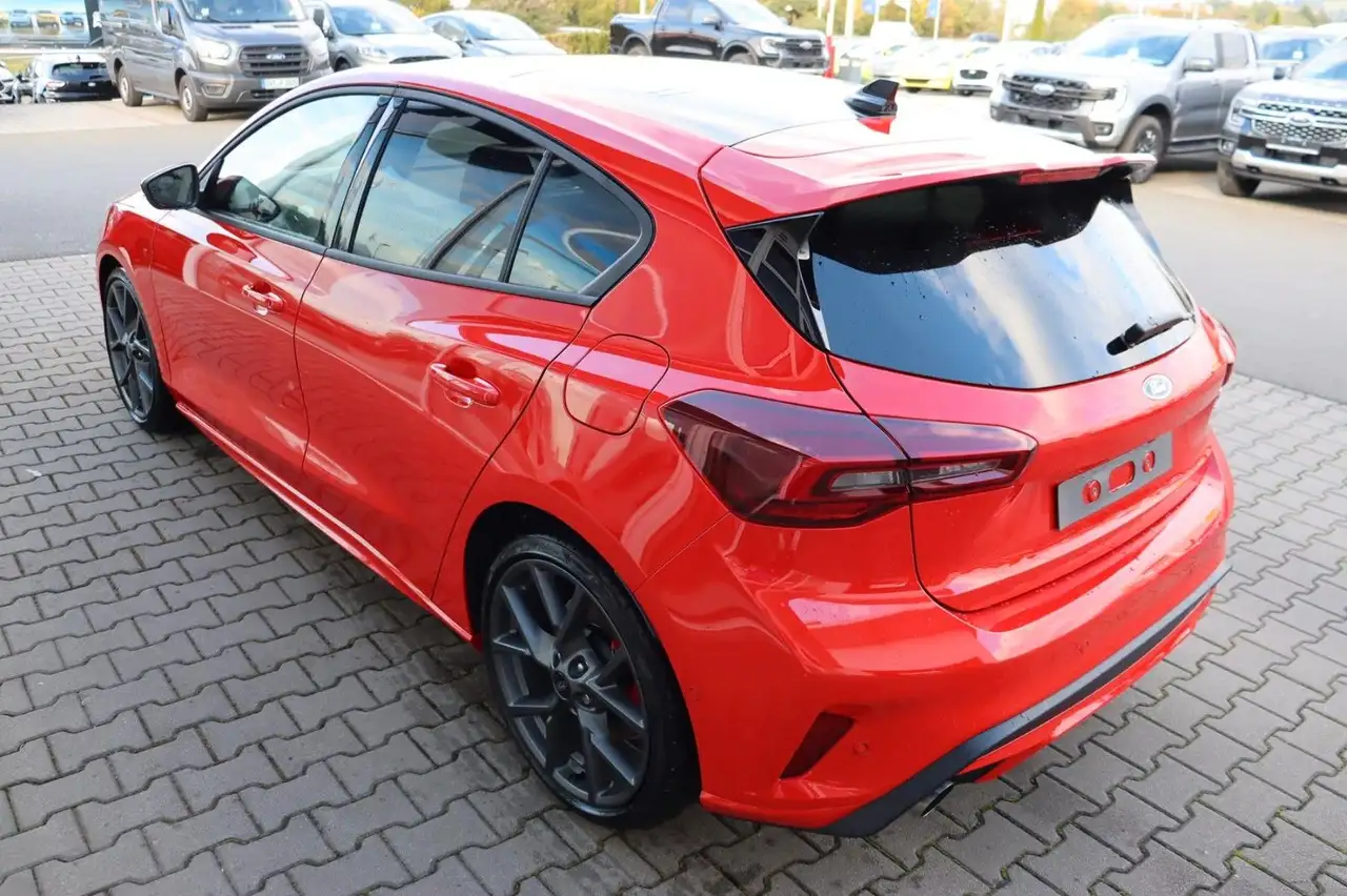 Ford Focus 10