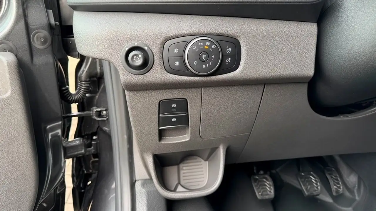 Ford Transit 12