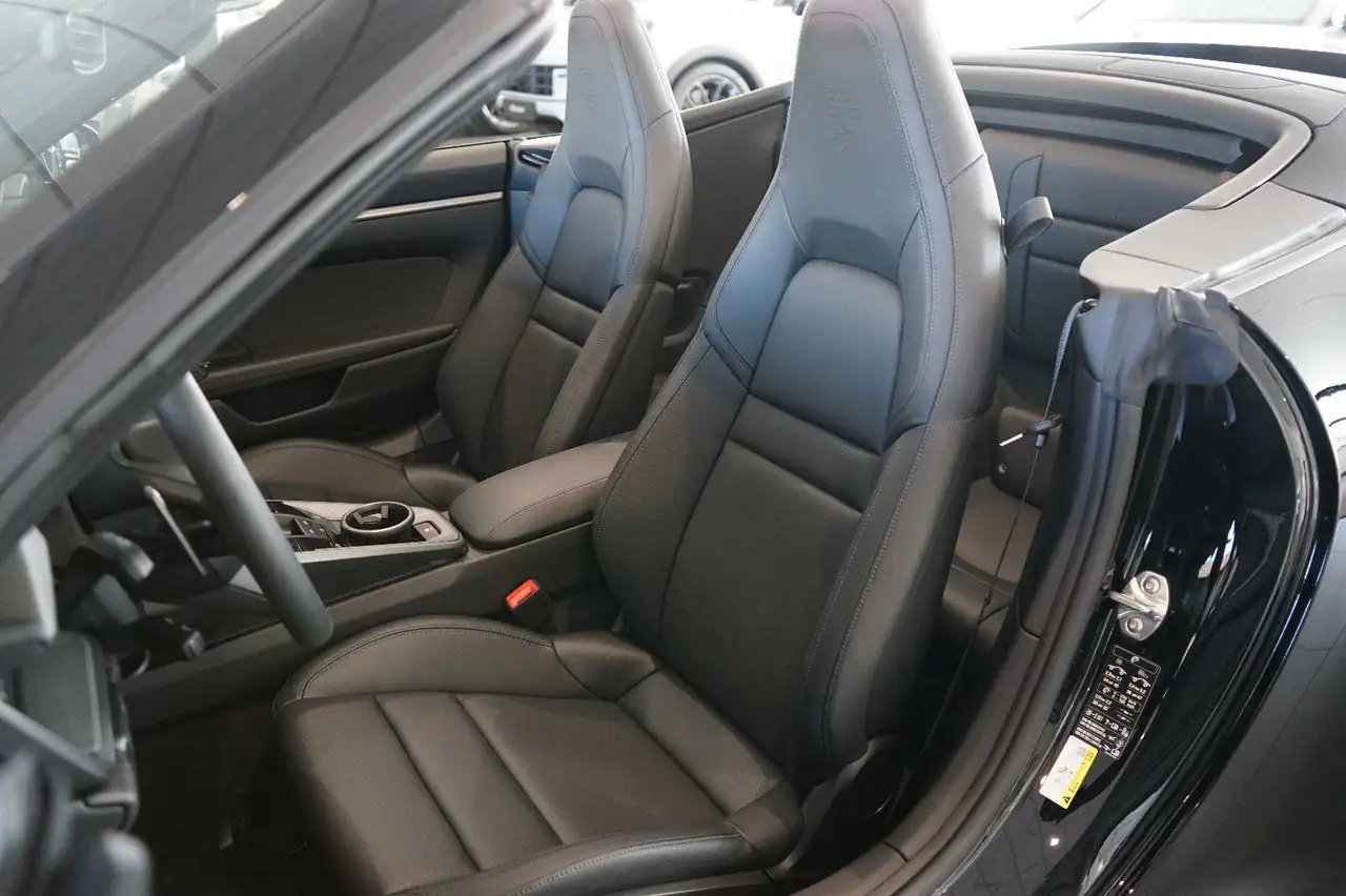 Porsche 992 9