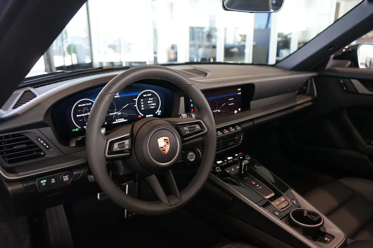Porsche 992 11