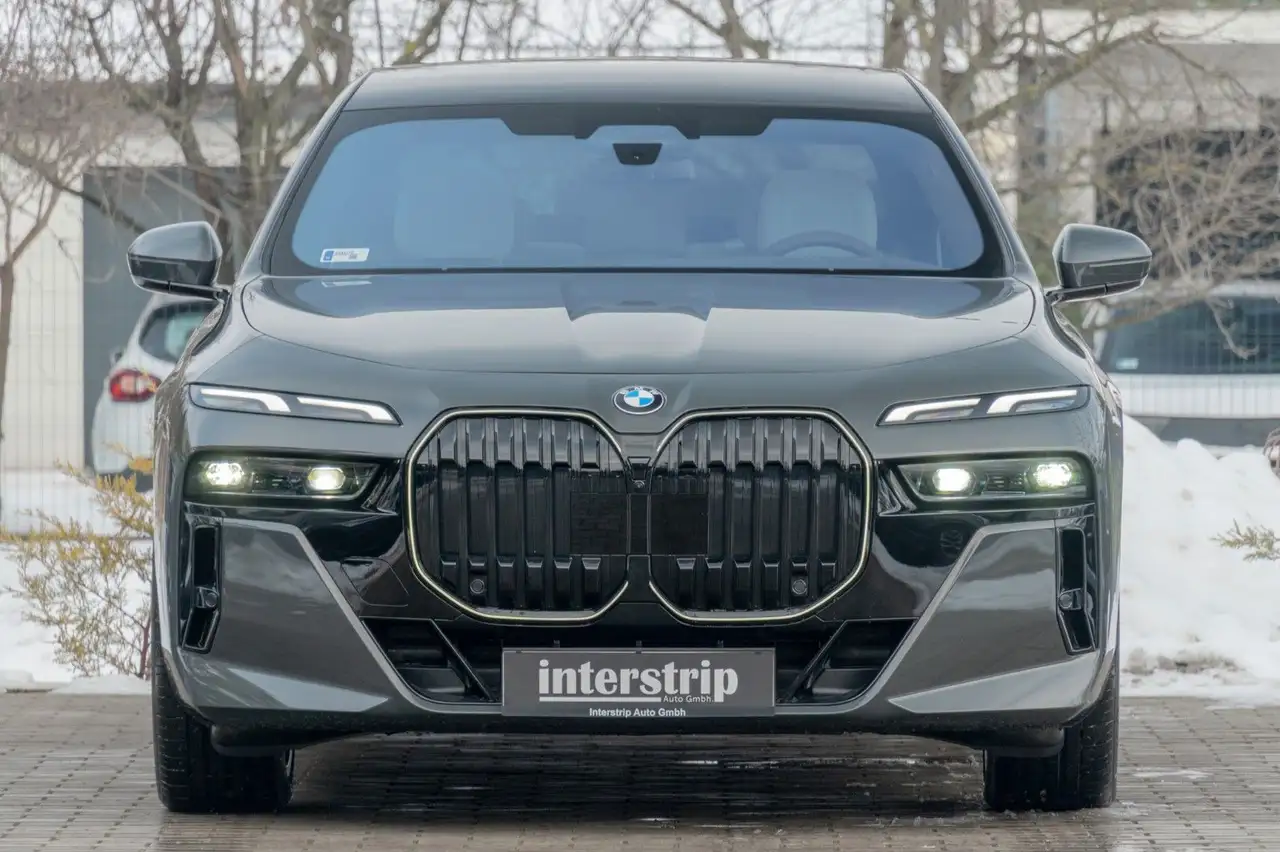 BMW 740 2