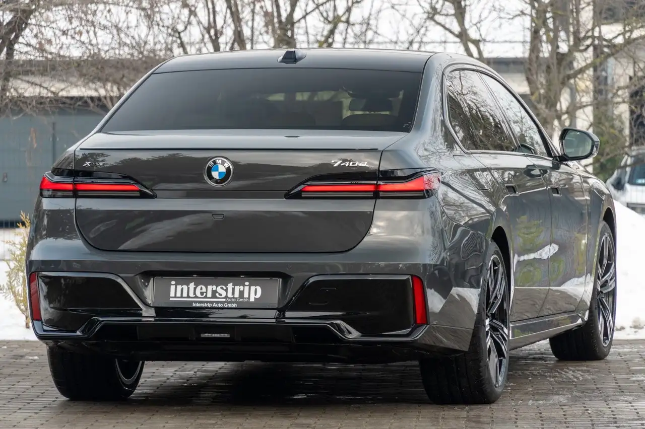 BMW 740 6