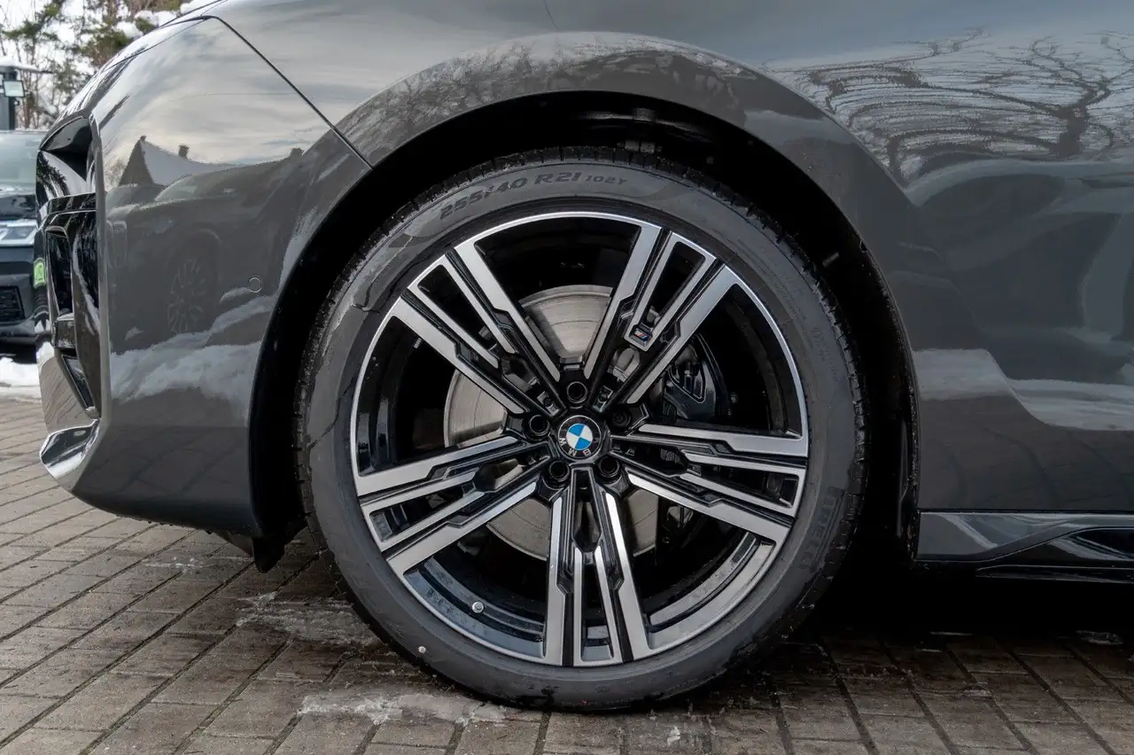 BMW 740 9