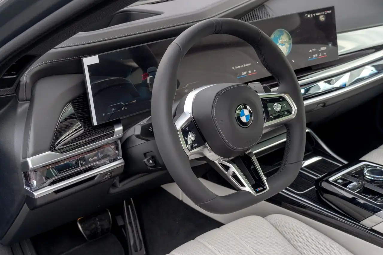 BMW 740 12