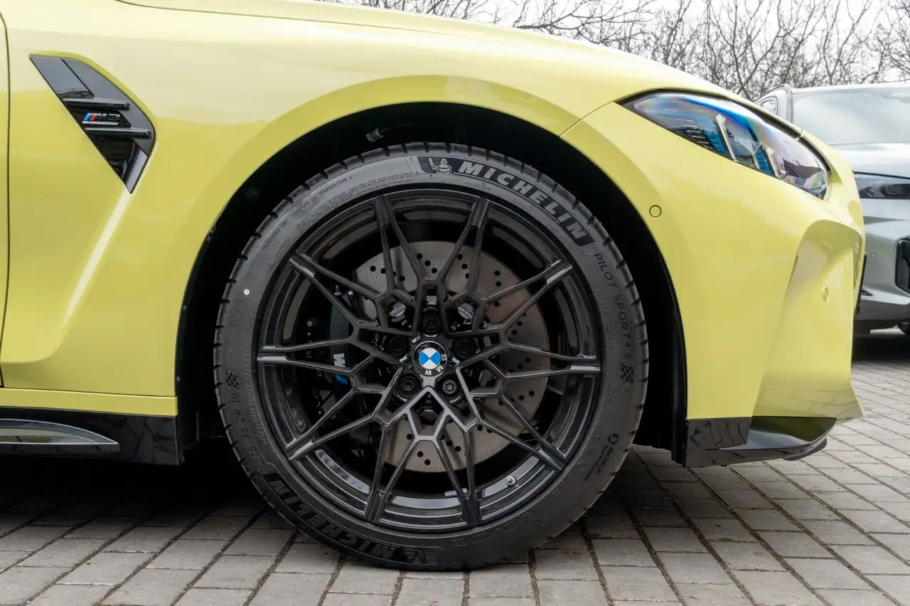 BMW M3 9