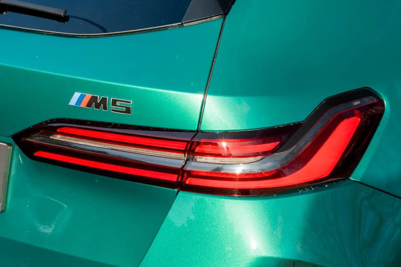 BMW M5 7