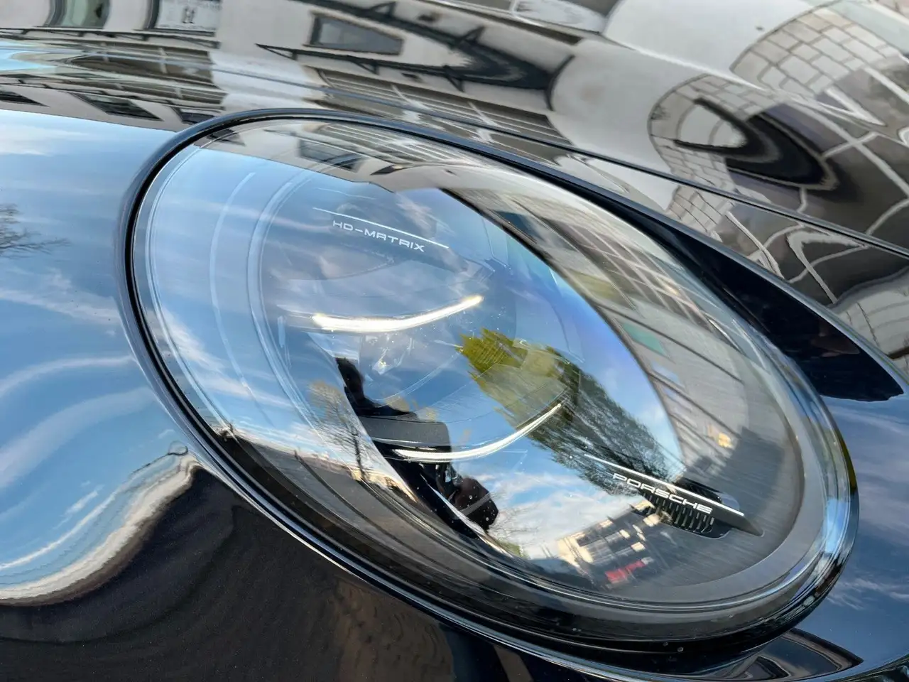 Porsche 992 8