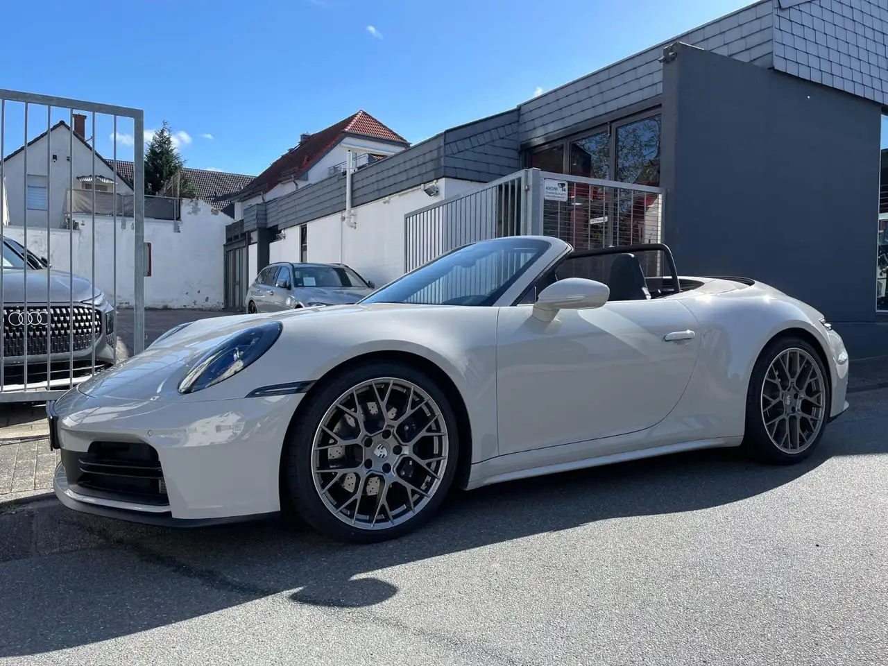 Porsche 992 911 2